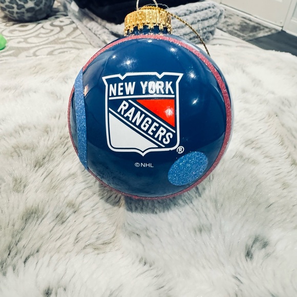NEW YORK RANGERS NHL Holiday Ornament. - Picture 3 of 4